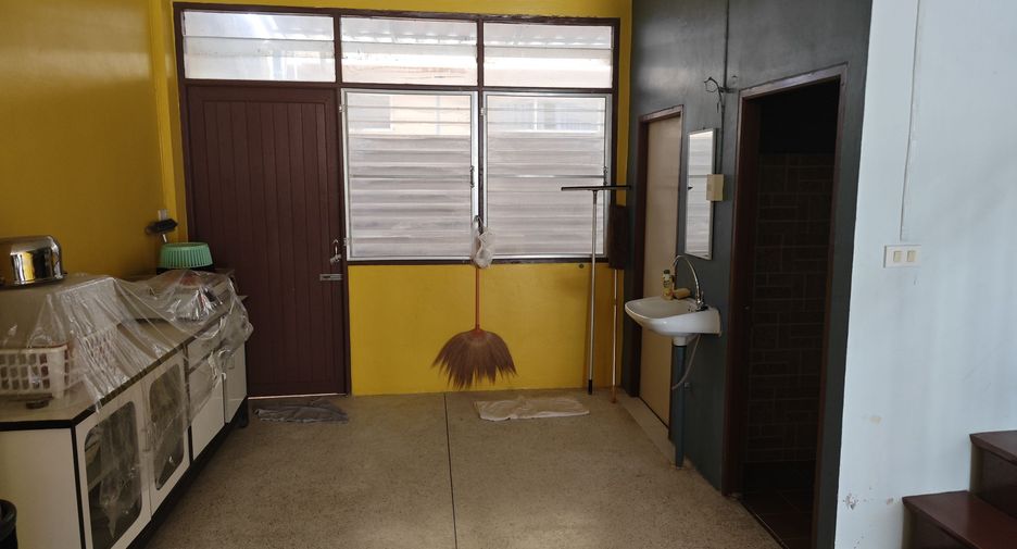ขาย 2 ห้องนอน ทาวน์เฮ้าส์ ใน เมืองเพชรบุรี, เพชรบุรี