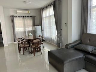 For rent 4 bedrooms house in San Kamphaeng, Chiang Mai
