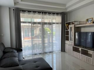 Casa en alquiler de 4 habitaciones en San Kamphaeng, Chiang Mai