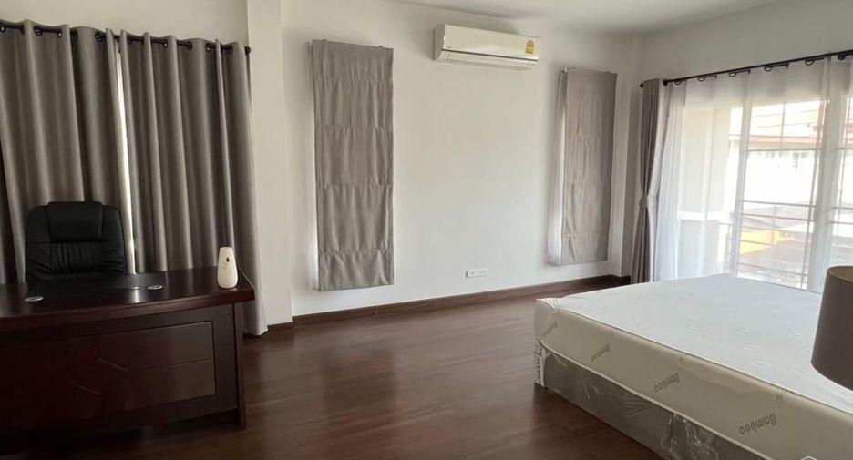 For rent 4 ベッドルーム house in San Kamphaeng, Chiang Mai