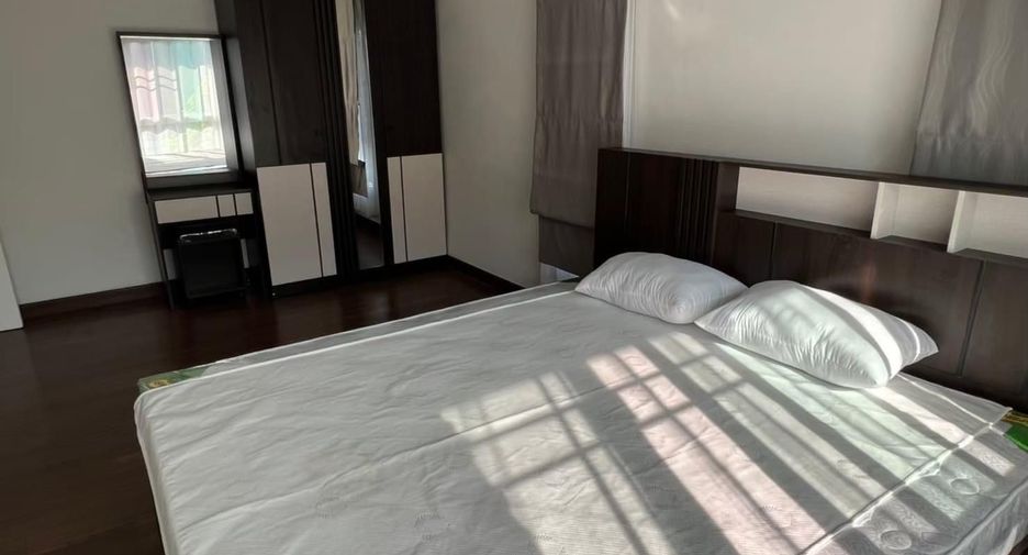 For rent 4 ベッドルーム house in San Kamphaeng, Chiang Mai