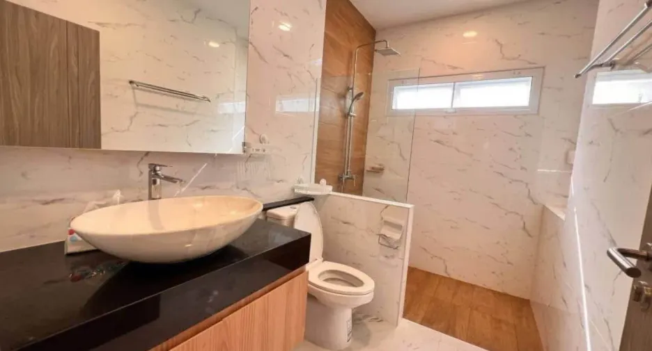 Haus zum Kauf mit 3 Zimmer in Bang Lamung, Chonburi