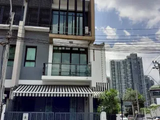 For sale そして for rent 3 ベッドルーム townhouse in Khlong Toei, Bangkok