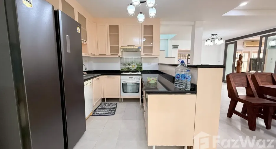 Casa en alquiler de 3 habitaciones en Ban Chang, Rayong
