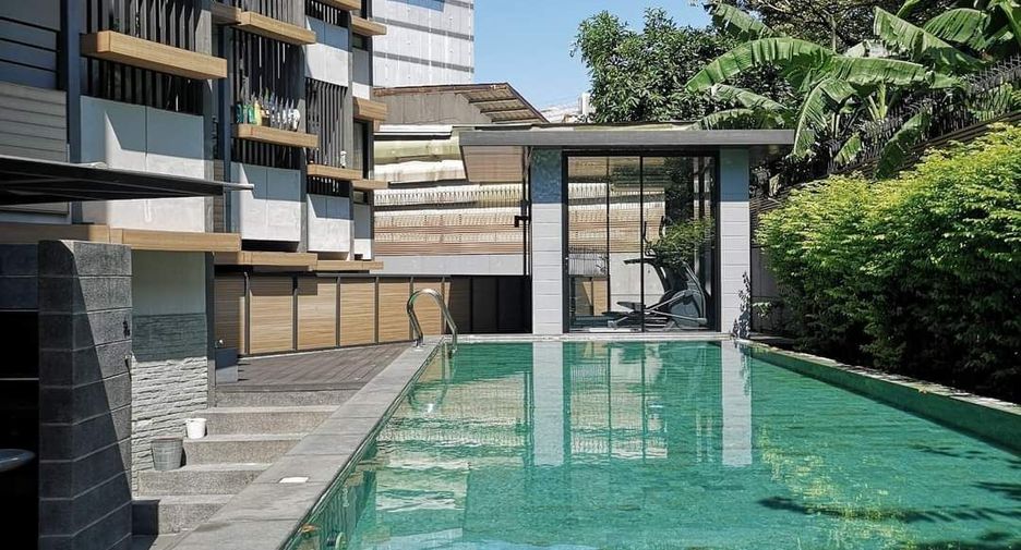 For sale 1 bed condo in Huai Khwang, Bangkok