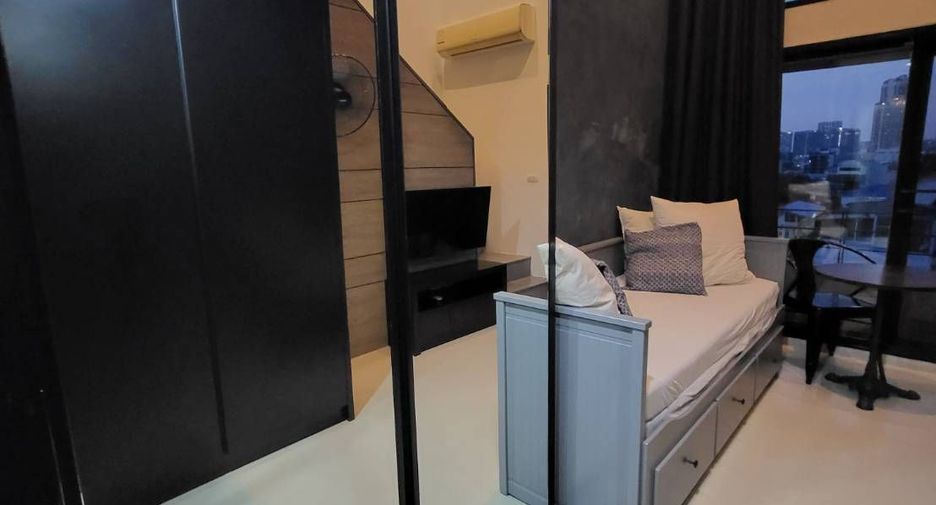 For sale 1 bed condo in Huai Khwang, Bangkok