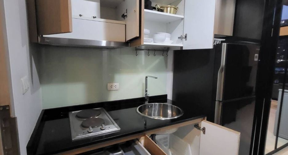 For sale 1 bed condo in Huai Khwang, Bangkok