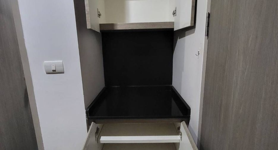 For sale 1 bed condo in Huai Khwang, Bangkok