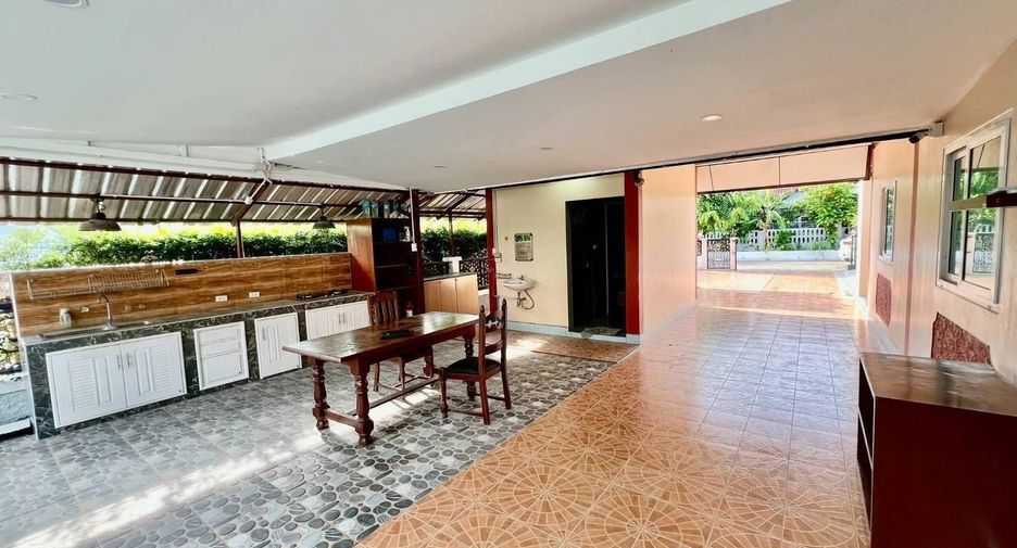 Villa zum Kauf mit 4 Zimmer in Bang Lamung, Chonburi