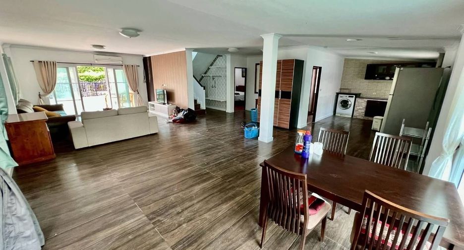 Villa zum Kauf mit 4 Zimmer in Bang Lamung, Chonburi