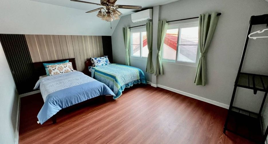 Villa zum Kauf mit 4 Zimmer in Bang Lamung, Chonburi
