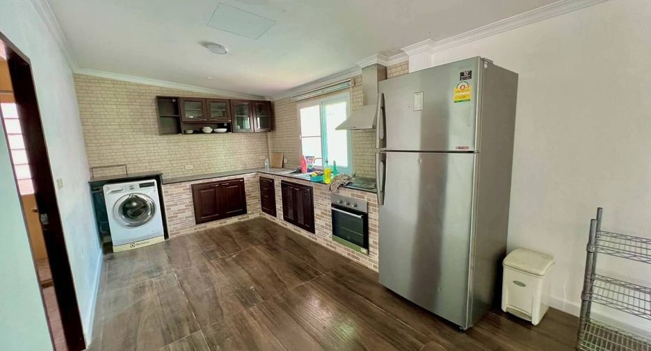 Villa zum Kauf mit 4 Zimmer in Bang Lamung, Chonburi