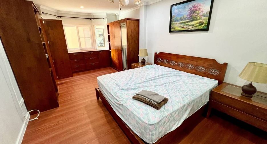 Villa zum Kauf mit 4 Zimmer in Bang Lamung, Chonburi
