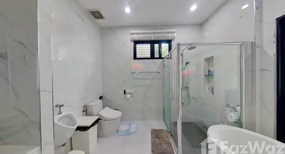 Villa zum Kauf mit 4 Zimmer in Hang Dong, Chiang Mai