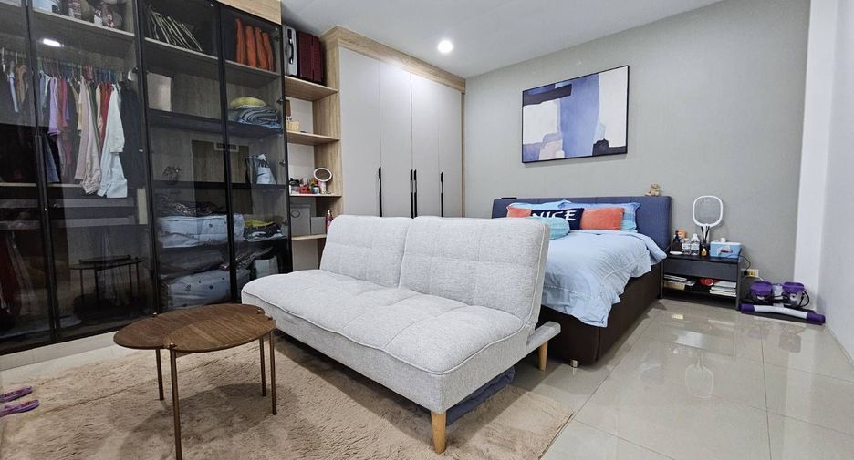 For sale 2 bedrooms townhouse in Hua Hin, Prachuap Khiri Khan
