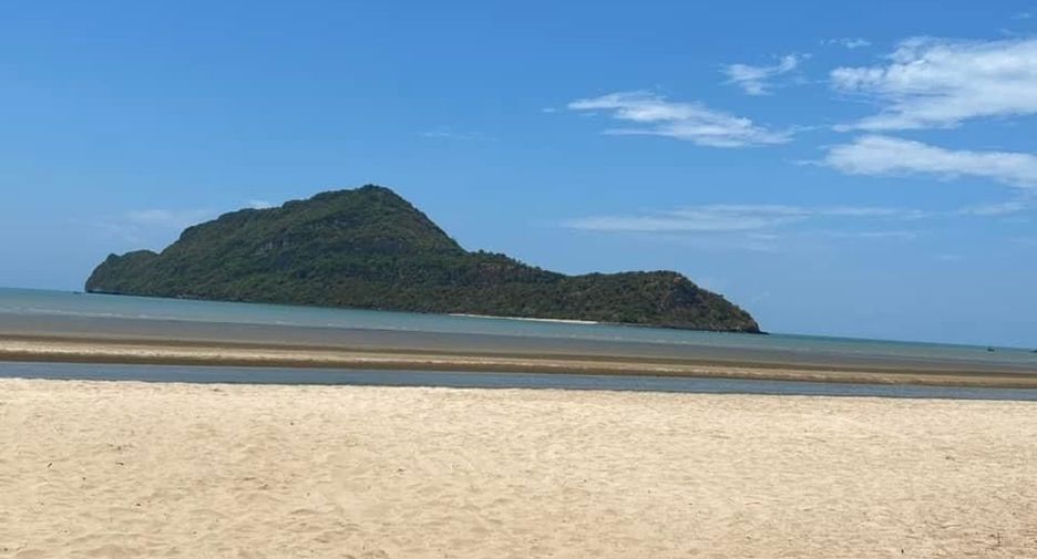 For sale 4 bedrooms house in Sam Roi Yot, Prachuap Khiri Khan