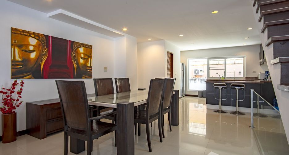 Casa adosada en alquiler de 4 habitaciones en Mueang Phuket, Phuket