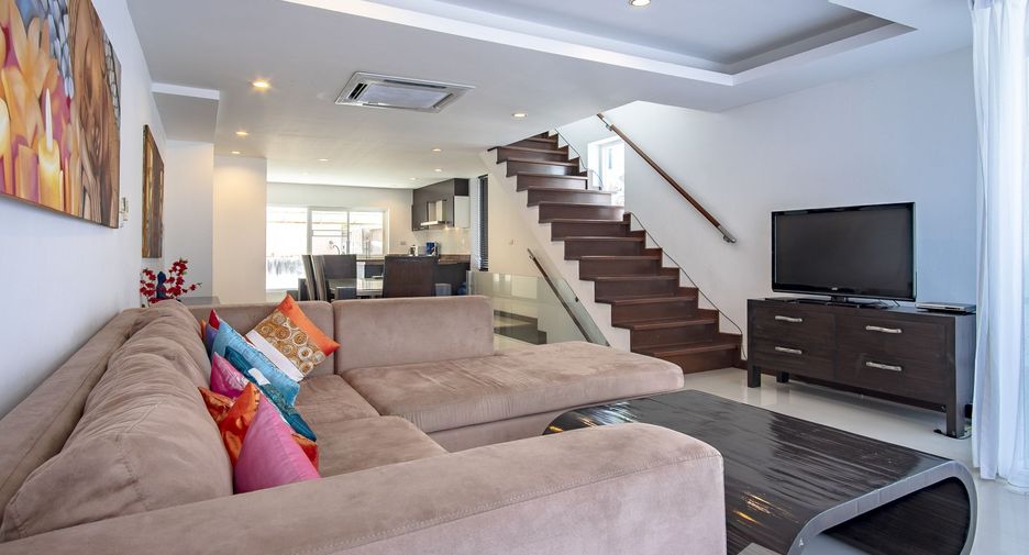 Casa adosada en alquiler de 4 habitaciones en Mueang Phuket, Phuket