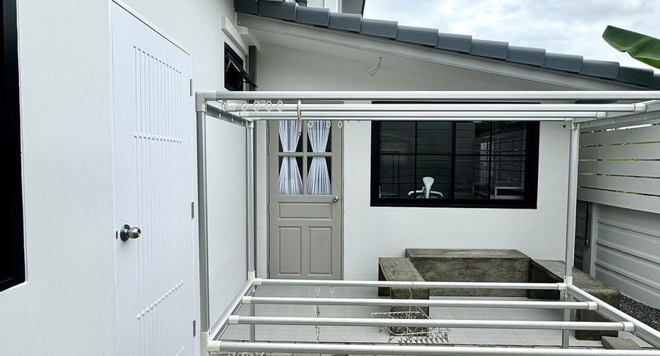 For rent 3 bedrooms house in Saraphi, Chiang Mai