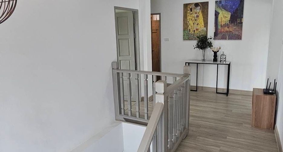 For rent 3 bedrooms house in Saraphi, Chiang Mai
