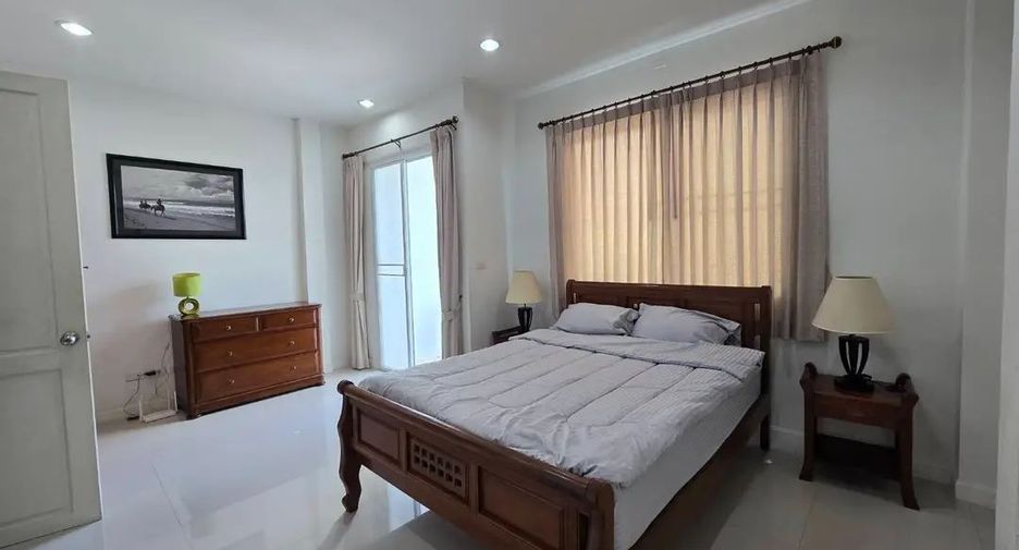 For rent 3 bedrooms townhouse in Hua Hin, Prachuap Khiri Khan