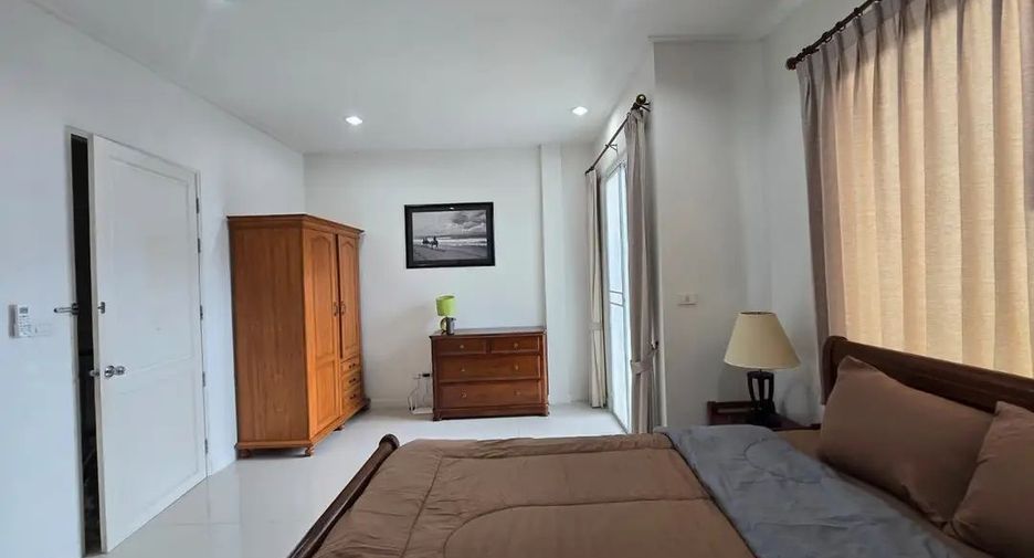 For rent 3 bedrooms townhouse in Hua Hin, Prachuap Khiri Khan