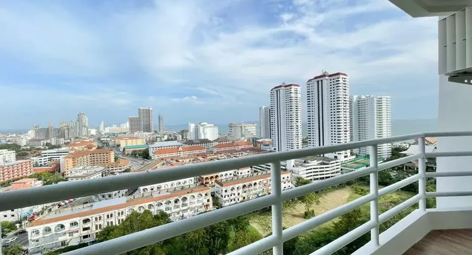 Wohnung zum Kauf mit Studio in Bang Lamung, Chonburi