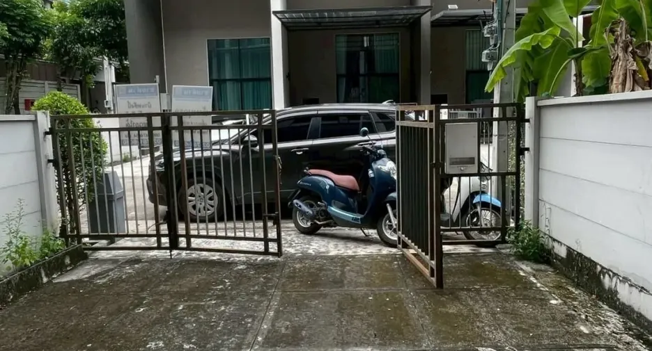 出售 和 出租 3 卧室 独立屋 在 Bang Khen, 曼谷