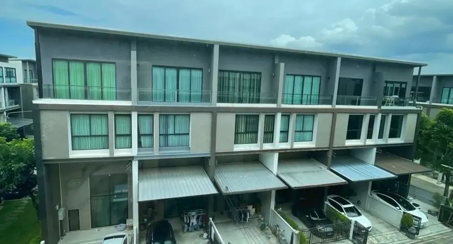 出售 和 出租 3 卧室 独立屋 在 Bang Khen, 曼谷
