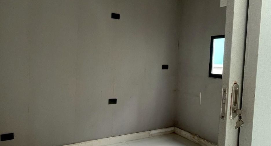 出售 和 出租 3 卧室 独立屋 在 Bang Khen, 曼谷