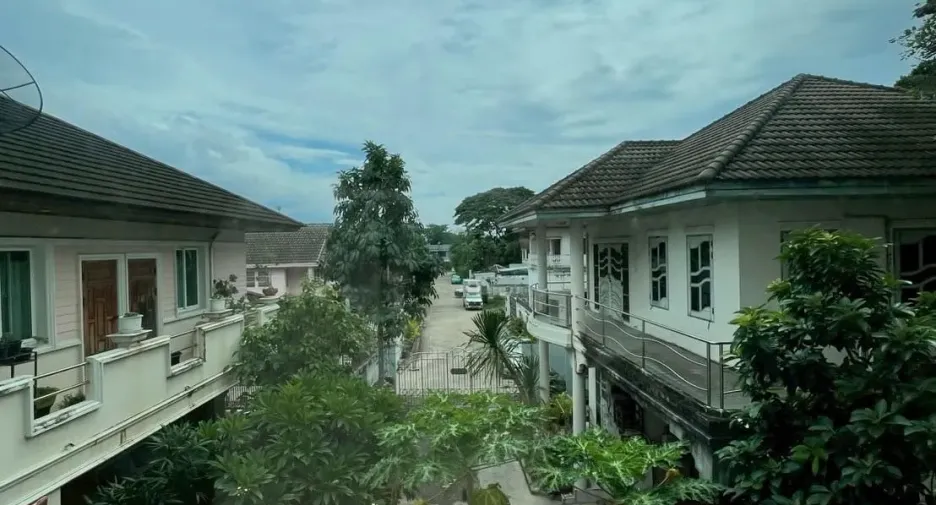 出售 和 出租 3 卧室 独立屋 在 Bang Khen, 曼谷