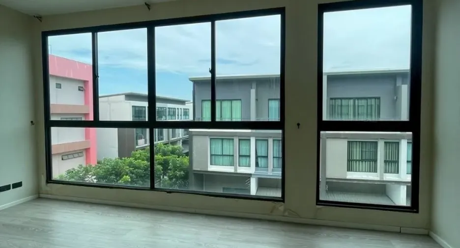 出售 和 出租 3 卧室 独立屋 在 Bang Khen, 曼谷