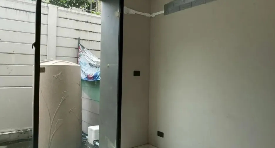 出售 和 出租 3 卧室 独立屋 在 Bang Khen, 曼谷