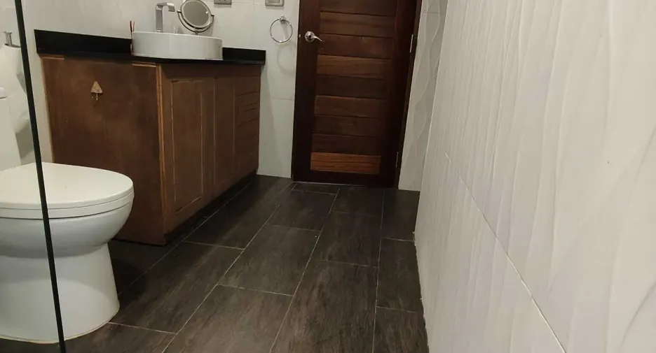 À vendre 2 chambres condo à Bang Na, Bangkok