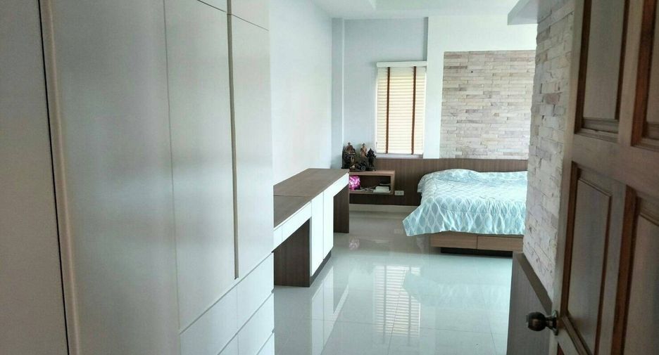 For rent 3 bedrooms house in Huay Yai, Pattaya