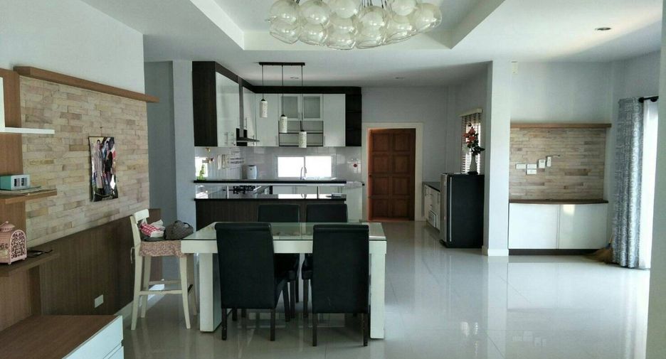 For rent 3 bedrooms house in Huay Yai, Pattaya