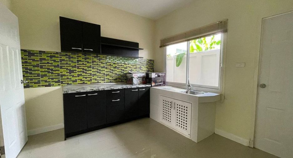 Casa en alquiler de 2 habitaciones en Sattahip, Chonburi
