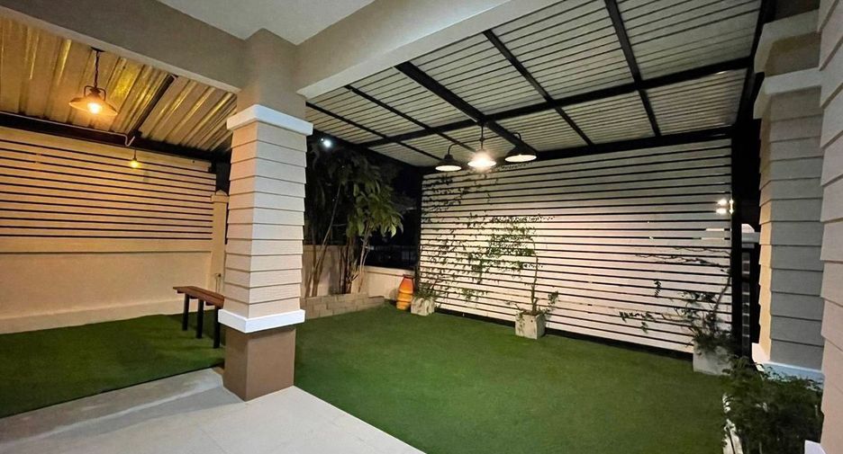 Casa en alquiler de 2 habitaciones en Sattahip, Chonburi