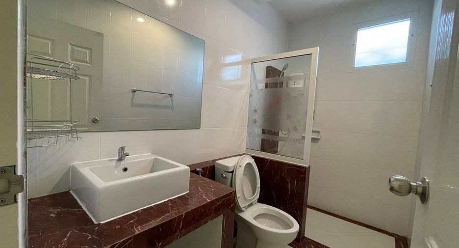 Casa en alquiler de 2 habitaciones en Sattahip, Chonburi