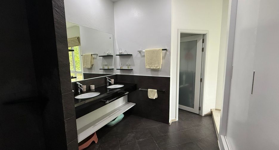 For rent 2 bedrooms condo in Thalang, Phuket