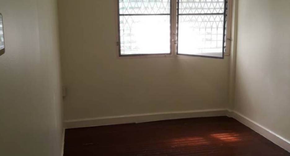 Casa adosada en venta de 3 habitaciones en Huai Khwang, Bangkok