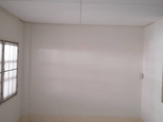 For sale 3 bedrooms townhouse in Huai Khwang, Bangkok