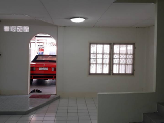 Reihenhaus zum Kauf mit 3 Zimmer in Huai Khwang, Bangkok