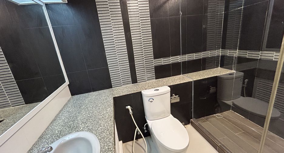 Продажа и аренда 3 спальни кондо в Щаттхана, Бангкок