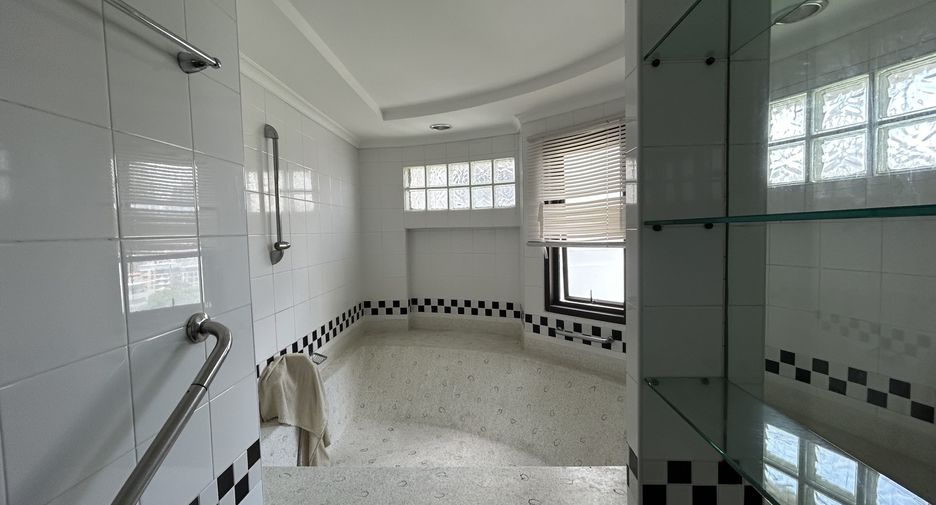 Продажа и аренда 3 спальни кондо в Щаттхана, Бангкок