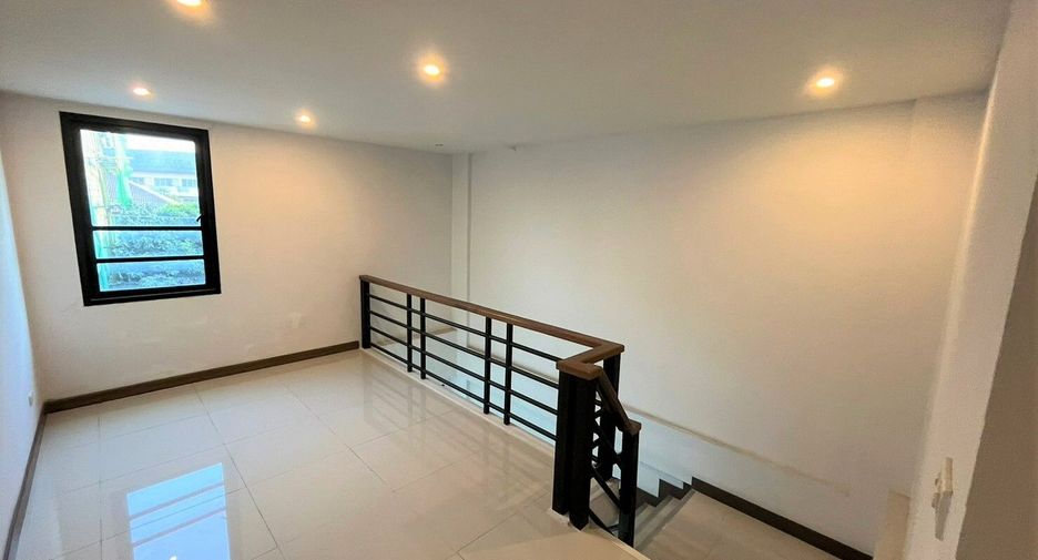 For sale 3 bedrooms townhouse in Mueang Chiang Mai, Chiang Mai