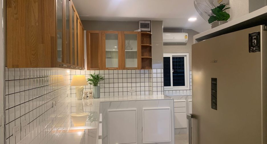 For rent 3 bedrooms villa in Bang Lamung, Chonburi