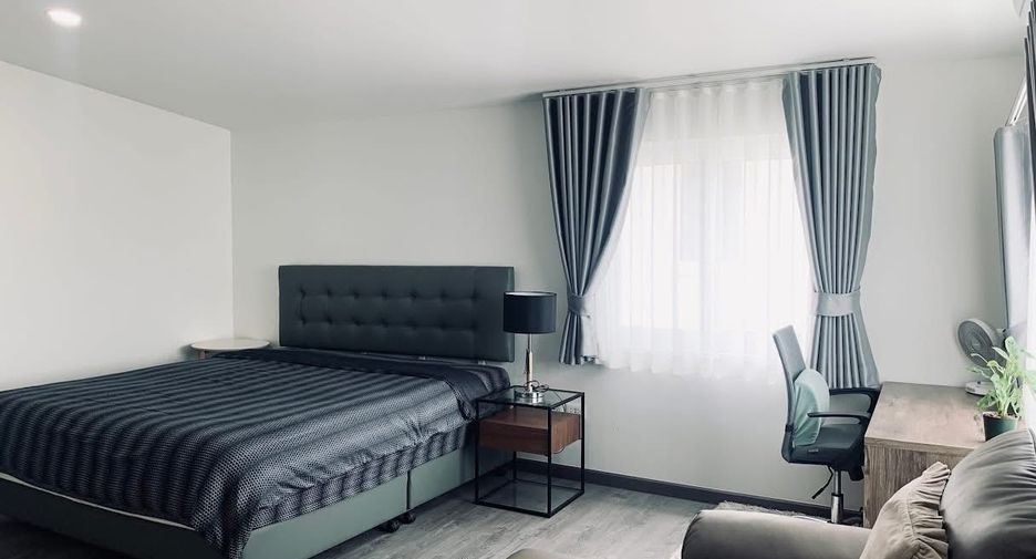 For rent 3 bedrooms villa in Bang Lamung, Chonburi