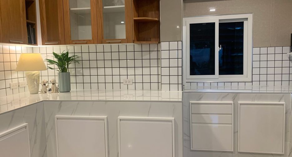 For rent 3 bedrooms villa in Bang Lamung, Chonburi