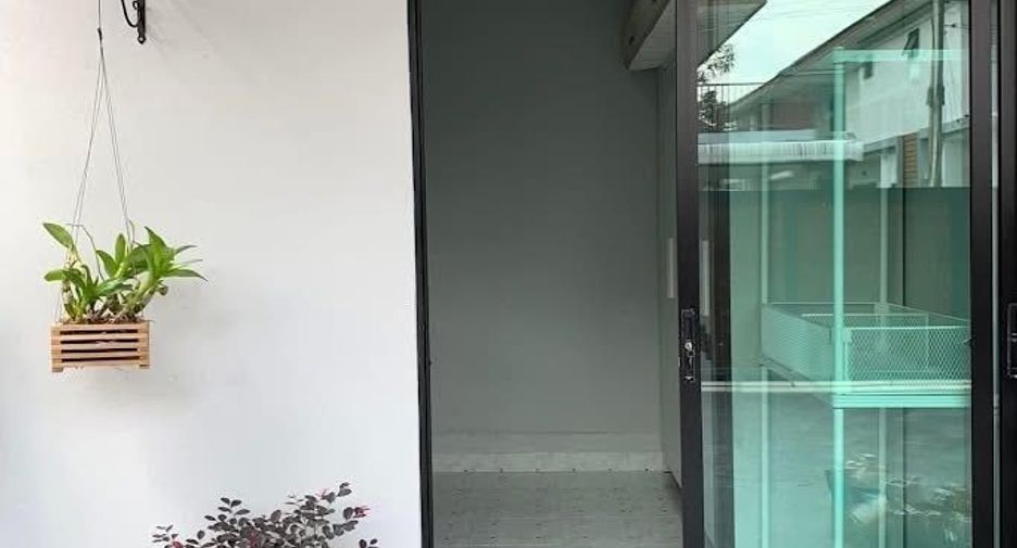 For rent 3 bedrooms villa in Bang Lamung, Chonburi